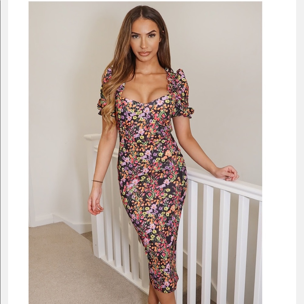 Pretty Little Thing Black Floral Frill Sweat-heart Puffy Sleeve Midi Dress